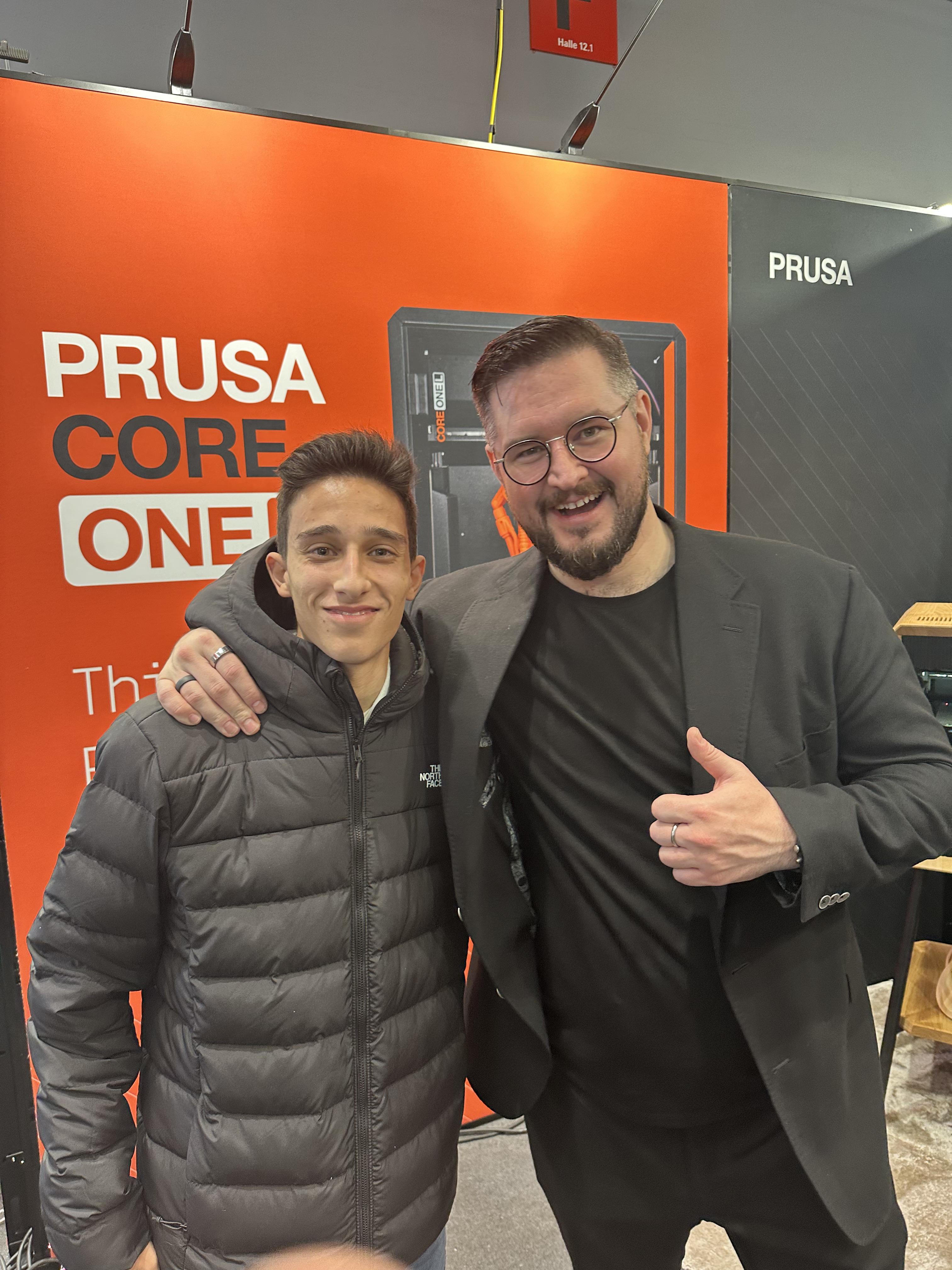 Simone con Josef Prusa a Formnext 2025